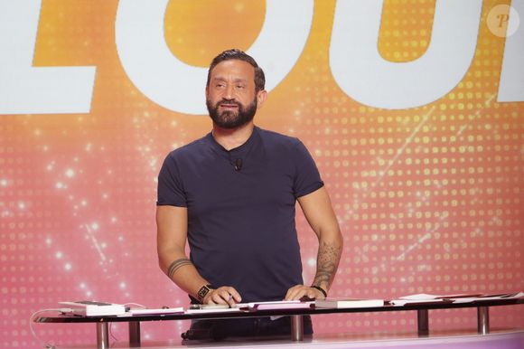 Cyril Hanouna sur le plateau de l'émission "Tout beau, tout n9uf" présentée par C.Hanouna, et diffusé en direct sur W9, Paris, France, le 3 octobre 2025. © Jack Tribeca / Bestimage