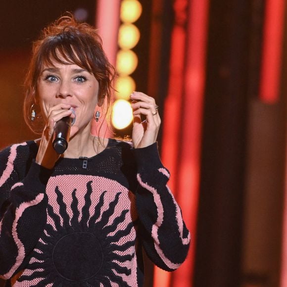 Zaz - 35 ème édition du Téléthon sur France 2 à Paris le 5 décembre 2021. Le compteur du Téléthon 2021 a atteint près de 74 millions d'euros de promesses de dons dimanche.
© MPP / Bestimage