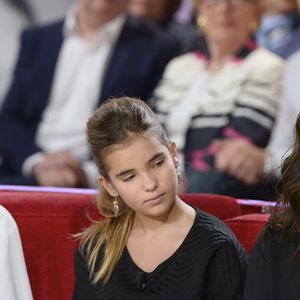 Elisa Huster et Toscane Huster sont aujourd'hui respectivement âgées de 28 et 23 ans
Cristiana Reali avec ses filles Elisa Huster et Toscane Huster - Enregistrement de l'émission "Vivement Dimanche" à Paris le 24 septembre 2014.
Crédit : COADIC GUIREC / BESTIMAGE