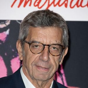 Michel Cymes assiste au Gala d'Enfance Majuscule à la salle Gaveau, le 10 décembre 2025 à Paris, en France. Photo : Nasser Berzane/ABACAPRESS.COM