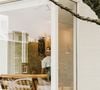 Découvrez comment transformer ce cauchemar en un entretien facile pour un salon toujours impeccable.

Image Unsplash