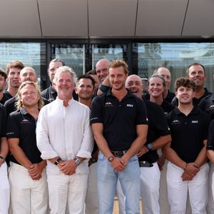 Peter Harrison et Pierre Casiraghi - Le prince Albert II de Monaco a félicité les vainqueurs de l'Admiral’s Cup 2025, les 2 équipages du Yacht Club menés par Pierre Casiraghi, vice-président du Y.C.M. à la barre de Jolt 6 et Peter Harrison sur Jolt 3 le 14 septembre 2025.

© Claudia Albuquerque / Bestimage