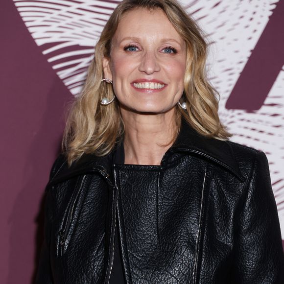 Elle explique qu’elle s’épanouit seule et que le célibat peut devenir une habitude positive.

Alexandra Lamy au photocall du dîner de la 51ème cérémonie des César au Fouquet's à Paris, France, le 27 février 2026. © Denis Guignebourg/Bestimage