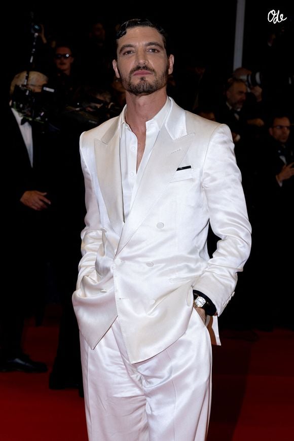 Niels Schneider - Descente des marches du film « La bataille de Gaulle : L’âge de fer » lors du 79ème Festival International du Film de Cannes, le 20 mai 2026. © Olivier Borde / Bestimage
