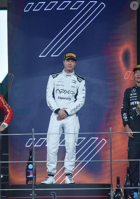 Brad Pitt et Damson Idris tournent une scène de leur prochain film lors du Grand Prix de Formule 1 Etihad Airways d'Abu Dhabi au circuit de Yas Marina, le 8 décembre 2024 à Abu Dhabi, Émirats Arabes Unis.