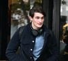 Il a aussi obtenu son diplôme à Sciences Po il y a peu.
Aurélien Enthoven (Fils de Carla Bruni) - La famille Sarkozy réunie au restaurant du "Four Seasons Hôtel George V" pour l'anniversaire de Giulia Sarkozy (14 ans) à Paris, France, le 19 octobre 2025. Nicolas profite au maximum de ses derniers jours de liberté avant son incarcération à la prison de la Santé mardi 21 octobre. © Bestimage