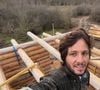 Vianney a terminé la construction de sa cabane en bois

Vianney sur le chantier de sa cabane en bois en pleine nature.