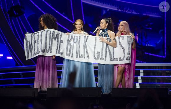 Geri Halliwell, Melanie Brown (Mel B), Melanie Chisholm (Mel C) et Emma Bunton - Les Spice Girls en concert au Stade de Wembley dans le cadre de leur tournée "Spice World UK Tour". Londres, le 20 juin 2019.