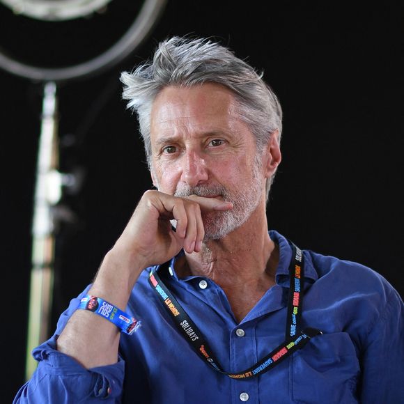 Conférence de presse en présence de Bruno Delporte, Luc Barruet et Antoine de Caunes - Festival Solidays qui fête cette année ses 25 ans sur la pelouse de l'hippodrome de Longchamp à Paris le 25 juin 2023.