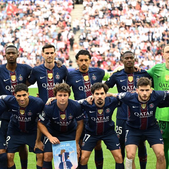 Les joueurs du Paris Saint-Germain posent pour une photo d'équipe lors de la finale de l'UEFA Champions League entre le Paris Saint-Germain et Arsenal à la Puskas Arena de Budapest, en Hongrie, le 30 mai 2026. Photo by Alexis Jumeau/ABACAPRESS.COM