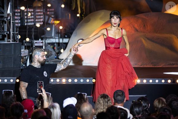 Exclusif - Marie S’inflitre - Enregistrement de l'émission "L'humour à la plage" pour la 2eme édition du festival de Juan les Pins à la pinède Gould le 27 juin 2025.! © Bruno Bebert / Bestimage
