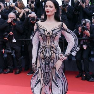 Eva Green sur le tapis rouge de la projection de « Kinds Of Kindness » lors du 77e Festival de Cannes, au Palais des Festivals, le 17 mai 2024 à Cannes, en France.  Photo de David Boyer/ABACAPRESS.COM
