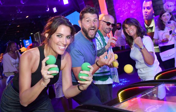 Laurie Cholewa, Christophe Beaugrand, Cartman, Estelle Denis - Prime d'Amazon fait sa fête foraine au Bridge Club à Paris le 25 juin 2025.  Hier soir, le Bridge Club s’est métamorphosé en fête foraine où de nombreuses personnalités se sont réunies pour célébrer Prime Day, l’événement shopping estival qui animera l’été du 8 au 11 juillet.
© Veeren/Bestimage