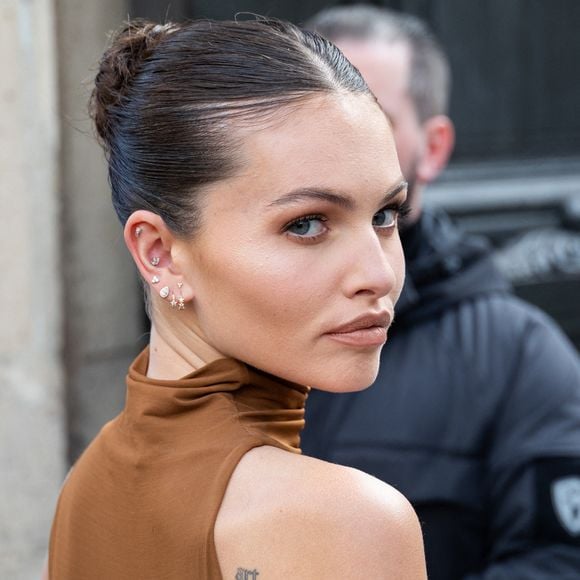 "Tu nous manques tellement. Je t'aime", a-t-elle ajouté. 

Thylane Blondeau assiste au défilé Nina Ricci Womenswear Automne/Hiver 2025-2026 dans le cadre de la Fashion Week de Paris le 07 mars 2025 à Paris, France. Photo by Nasser Berzane/ABACAPRESS.COM