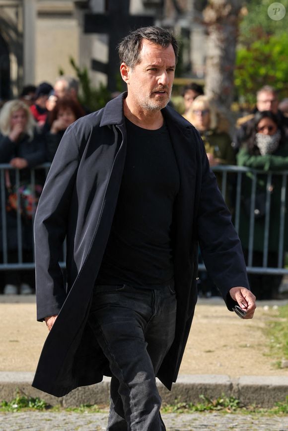 Samuel Torres Bianconi aux arrivées des obsèques d'Emilie Dequenne au cimetière Père Lachaise à Paris, France, le 26 mars 2025. © Cyril Moreau/Bestimage