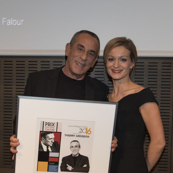Thierry Ardisson et sa femme Audrey Crespo-Mara - Cérémonie du Prix Philippe Caloni décerné à Thierry Ardisson à la SCAM (Société civile des auteurs multimedia) à Paris le 17 janvier 2017. © Pierre Perusseau/Bestimage
