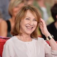 "Nous avions pris un café en terrasse" : L'une des dernières photos de Nathalie Baye refait surface, elle y apparaît souriante