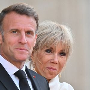 Selon "The Times", Brigitte et Emmanuel Macron en seraient de fidèles amateurs et y feraient "le plein de rosé Collector de qualité supérieure".

Le président gabonais Brice Oligui Nguema et sa femme Zita Oligui Nguema sont accueillis par le président Emmanuel Macron et la première dame Brigitte Macron avant un dîner d'État au palais de l'Elysée à Paris le 20 juillet 2026. © Christian Liewig/Bestimage
