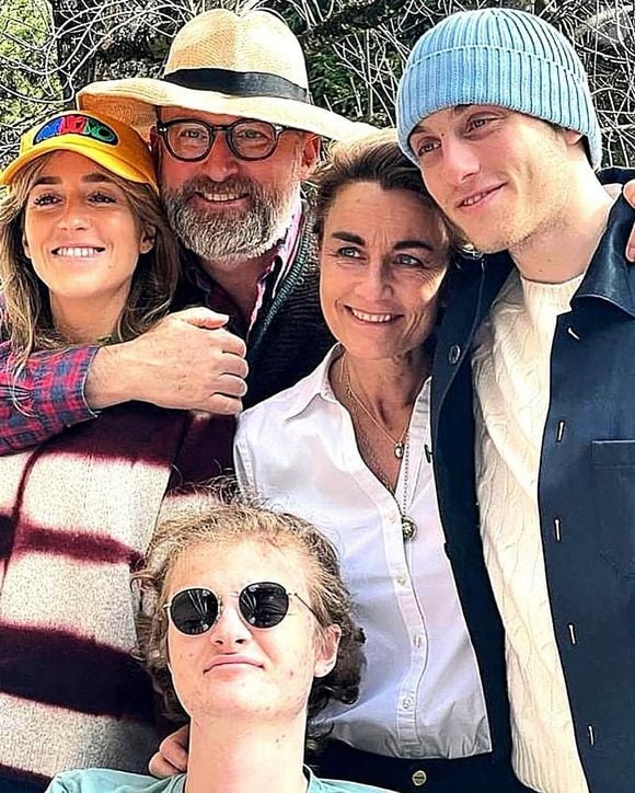 Le jeune prince s'est éteint le 1er mars dernier à l'âge de 22 ans. 

Frederik de Nassau en famille, Instagram @polgfoundation