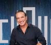 Jean Dujardin profitait d'une soirée tranquille lorsqu'il a participé à cette inauguration.

Jean Dujardin, sur le plateau de Clique présenté par M.Achour, et diffusé sur Canal + le 27 octobre 2025, à Paris, France, le 21 octobre 2025. © Jack Tribeca/Bestimage