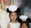 Le prénom de sa fille fait référence à Sainte Quitterie, figure historique et légendaire du Sud-Ouest. 

Hélène Darroze et ses filles Charlotte et Quitterie lors de la présentation en avant-première de la nouvelle attraction "Ratatouille : L'aventure totalement toquée" à Disneyland Paris à Marne-la-Vallée, le 21 juin 2014. © Bestimage