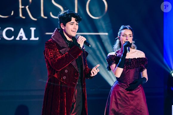 Exclusif - Gjon's Tears et Philippine Lavrey - La comédie musicale " La légende Monte-Cristo " lors de l'enregistrement de l'émission Vivement dimanche présentée par M.Drucker aux studios Rive Gauche, à Paris, France, le 1er octobre 2025. Diffusion sur France 3 le 9 novembre 2025. © Guillaume Gaffiot/Bestimage