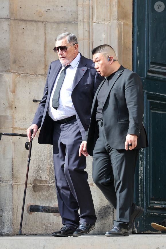 Jean-Claude Camus - Sorties des obsèques de Thierry Ardisson en l’église Saint-Roch de Paris, France, le 17 juillet 2025. © Clovis-Jacovides/Bestimage