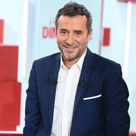 Exclusif - Bernard Montiel - Enregistrement de l'émission Vivement dimanche au studio Rive gauche , presentée par Michel Drucker . Diffusion sur France 3 le 30 novembre 2025. © Guillaume Gaffiot / Bestimage