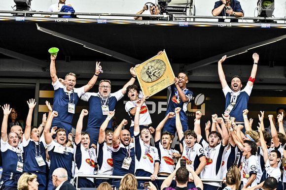 Stéphane Cambos était le manager de l’équipe de France des moins de 18 ans au moment du voyage en Afrique du Sud

Archives - Le SU Agen Champion de France Cadets Gaudermen Medhi Narjissi brandit le bouclier, le 24 juin 2022. © Thierry Breton / Panoramic / Bestimage