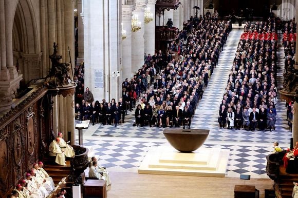 - Cérémonie de réouverture de la cathédrale Notre-Dame de Paris, le 7 décembre 2024. Joyau de l’art gothique, lieu de culte et de culture, symbole universel de la France et de son histoire, la cathédrale de Notre-Dame de Paris rouvre ses portes les 7 et 8 décembre, cinq ans après le terrible incendie qui l’avait ravagée le 15 avril 2019. 
© Dominique Jacovides / Bestimage