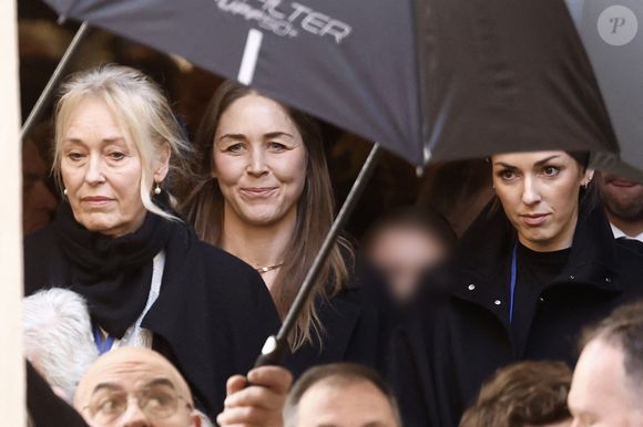 Anne-Line Bjerkan (femme de Nicolas-Jacques Charrier), Anna Charrier (fille de Nicolas-Jacques Charrier), Théa Charrier (fille de Nicolas-Jacques Charrier, petite fille de Brigitte Bardot) - Sorties des obsèques de Brigitte Bardot en l'église Paroissiale Notre-Dame-de-l'Assomption de Saint-Tropez, France, le 7 janvier 2026. © Jacovides-Moreau/Bestimage