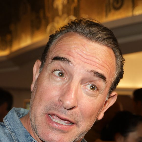Son succès, il le doit à son talent et son travail,

Jean Dujardin lors de la projection spéciale pour célébrer les 20 ans de Brice de Nice en présence de l'équipe du film au Grand Rex à Paris, France, le 6 avril 2025. © Coadic Guirec/Bestimage