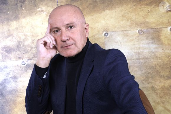 Dominique Rizet lors de l'enregistrement de l'émission "Le Jet de Luxe", présentée par Jordan de Luxe. Paris, le 14 novembre 2025. © Cédric Perrin/Bestimage