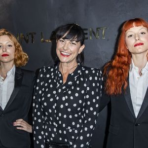 La chanteuse Lio et ses filles Garance et Léa - Photocall du défilé de mode PAP printemps-été "Saint Laurent" à Paris. 
© Olivier Borde / Bestimage