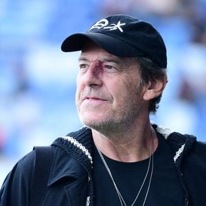 Jean-Luc Reichmann - Célébrités lors du match de gala caritatif entre l'équipe de Nico Capone et celle de Redouane Bougheraba au profit des fondations Théodora et Terres d'espoir en faveur des enfants hospitalisés et des personnes en difficulté au stade de la Tuiliere à Lausanne en Suisse le 6 Septembre 2025. © Romain Doucelin/Bestimage