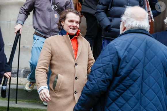 Bénabar (Bruno Nicolini) à la sortie des obsèques de Jean-Luc Petitrenaud en l'église Saint-Pierre-du-Gros-Caillou à Paris, France, le 17 janvier 2025. © Christophe Clovis/Bestimage