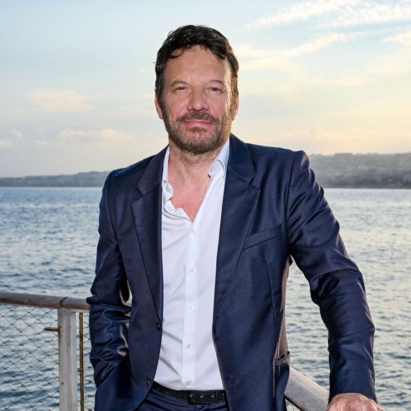 "On se dit : 'Il me reste un peu moins de bougies, donc on va essayer de ne pas perdre de temps, aller à l'essentiel...' L'essentiel, c'est tout ce qu'il y a de plus important pour moi."

L'acteur Samuel le Bihan - Soirée spectacle et dîner à la plage Castel, pour les maires participant à l' UNOC3 (conférence des Nations unies sur l’océan). Sur la Promenade des Anglais à Nice, un concert Dj avec Agoria et Cassius, suivi d'un spectacle de drones inédit.

© Bruno Bebert / Bestimage