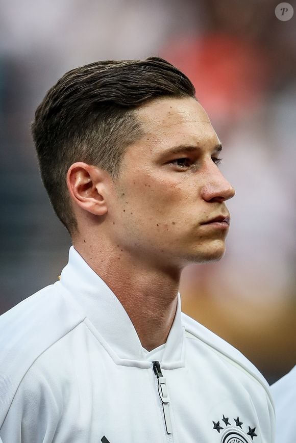 “Mrs and Mr Draxler”, ont écrit Julian Draxler et Sethanie Taing

Julian Draxler - Match de coupe du monde de l'Allemagne contre le Mexique au Stade Loujniki à Moscou, Russie, le 17 juin 2018. Le mexique a gagné 1-0. © Cyril Moreau/Bestimage