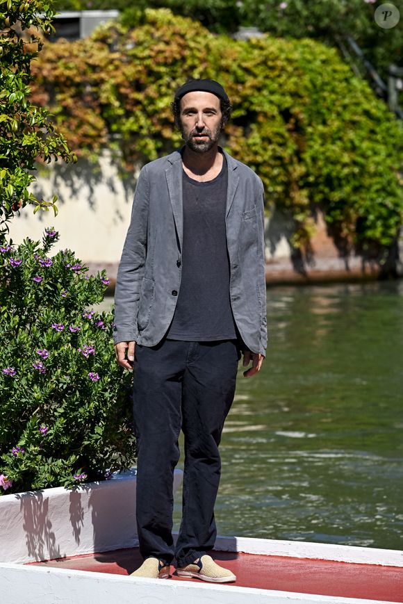 Thomas Bangalter - Les célébrités sur le ponton de l'hôtel Excelsior lors de la 82ème édition du festival international du film de Venise (La Mostra), Italie, le 6 septembre 2025. © SGP/Bestimage