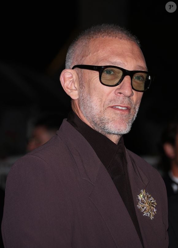 Vincent Cassel - Montée des marches du film « Parthenope » lors du 77ème Festival International du Film de Cannes, au Palais des Festivals à Cannes. Le 21 mai 2024. Agence / Bestimage