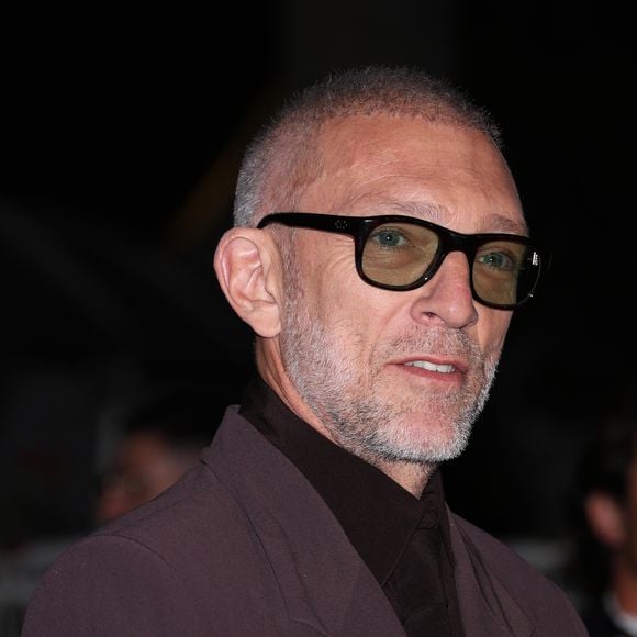 Vincent Cassel - Montée des marches du film « Parthenope » lors du 77ème Festival International du Film de Cannes, au Palais des Festivals à Cannes. Le 21 mai 2024. Agence / Bestimage