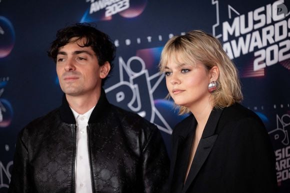 Tapis rouge des NRJ MUSIC AWARDS 2023. LOUANE ET FLORIAN ROSSI assistent au tapis rouge des NRJ MUSIC AWARDS 2023, au Palais des Festivals, à Cannes. Le 10 novembre 2023. Photo by Shootpix/ABACAPRESS.COM