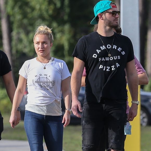 Hayden Panettiere et son compagnon Brian Hickerson sont allés au théâtre en famille à St Augustine en Floride, le 21 octobre 2018.

Backgrid USA / Bestimage