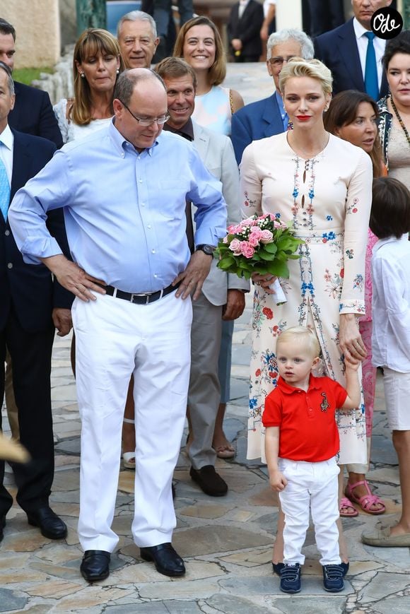 L'occasion pour le souverain monégasque de revenir sur l'importance de cet événement incontournable, profondément ancré dans l'histoire du Rocher, mais aussi d'évoquer sa vie de famille et ses passions sportives.

Le prince Albert II de Monaco, la princesse Charlene de Monaco et leur fils le prince Jacques durant le traditionnel pique-nique des Monégasques dans les jardins du Parc princesse Antoinette à Monaco le 10 septembre 2016. Durant cet évenement, 2 arbres ont été plantés et bénis pour les deux jumeaux princiers Gabriella et Jacques. © Olivier Huitel /Pool restreint Monaco / Bestimage
