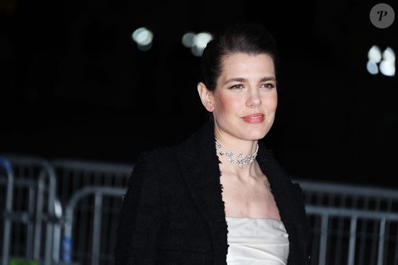 Charlotte Casiraghi - Photocall du "Le Grand Diner du Louvre" lors de la Fashion Week à Paris le 4 mars 2025.

© Denis Guignebourg / Bestimage
