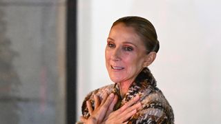 Céline Dion "ne répète plus, ne chante plus" : le grand jour approche, la star, entourée de ses jumeaux, se prépare