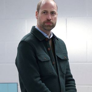 Le prince William, prince de Galles rend visite aux jeunes de Tiber à Liverpool au Royaume-Uni le 23 janvier 2025. Crédit : Julien Burton / Bestimage