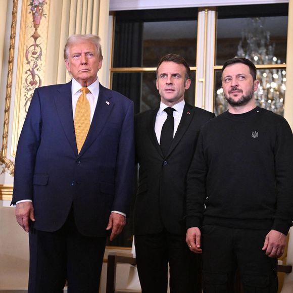 French president Emmanuel Macron meets U.S. President-elect Donald Trump in Paris, Volodymyr Zelenskiy will travel to Paris to attend the re-opening of Notre-Dame cathedral on Saturday, and use the trip to hold talks with U.S, at the Elysee presidential Palace in Paris, France, on December 7, 2024. © Jeanne Accorsini/Pool/Bestimage