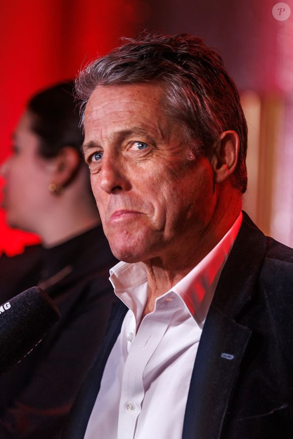 Hugh Grant et sa femme Anna Eberstein assistent au tapis rouge de la première allemande de son nouveau film Heretic à l’Astor Film Lounge de Berlin.

En photo : Anna Eberstein et Hugh Grant