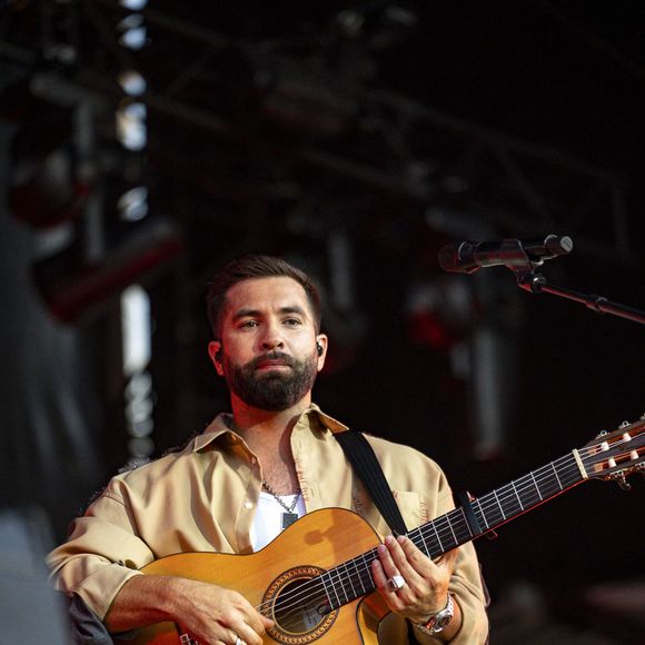 Kendji Girac en concert lors du festival de musique du Printemps de Perouges au Chateau de Saint-Maurice-de-Remens le 29 juin 2025. © Sandrine Thesillat / PsNewZ / Bestimage